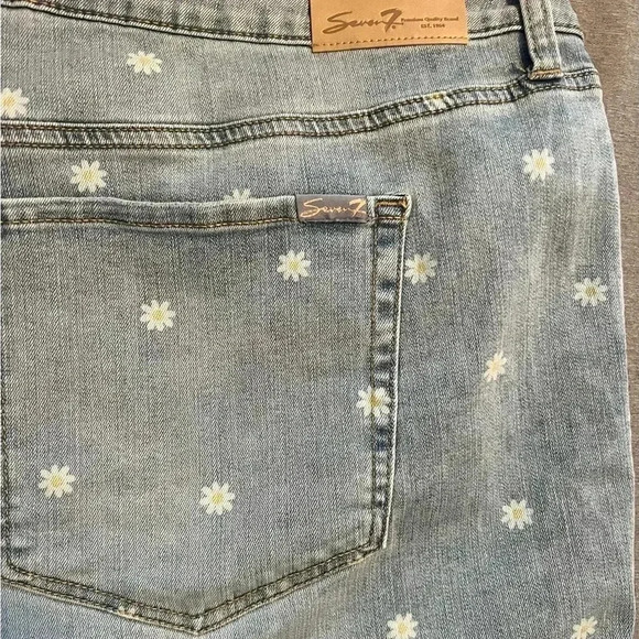 Seven 7 weekend shorts Jeans Daisy fray hem comfort stretch size 22 NWT - Picture 7 of 7